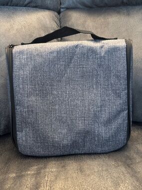 Thirty-One Hanging Traveller Case - Grey Crosshatch